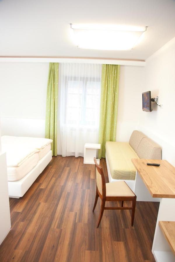 Gasthof Pack "Zur Lebing Au" Hartberg Ruang foto